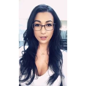 Meet your Posher, Ivett